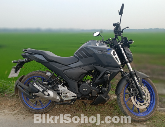 YAMAHA FZS V3 DELUXE